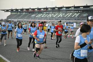 BIB: 53332, 505
                            <button type="button" onclick="openModal(10466138)" class="btn btn-primary btn-sm float-right btn-popup" data-toggle="modal" data-target=".modal-high-quality">
                        <i class="fas fa-shopping-cart"></i> Add to Cart
                    </button>
                                            <button type="button" onclick="isThisMe(10466138, true)" class="btn btn-success btn-sm float-right btn-popup btn-isme hidden" data-toggle="tooltip" data-placement="bottom" title="นี่คือรูปของคุณใช่ไหม คลิกที่นี่เพื่อเอาเข้าอัลบั้ม">
                        <i class="fas fa-plus"></i> Add to album
                    </button>
                    <button type="button" onclick="isThisMe(10466138, false)" class="btn btn-warning btn-sm float-right btn-popup btn-isnotme hidden">
                        <i class="fas fa-ban"></i> Remove from album
                    </button>